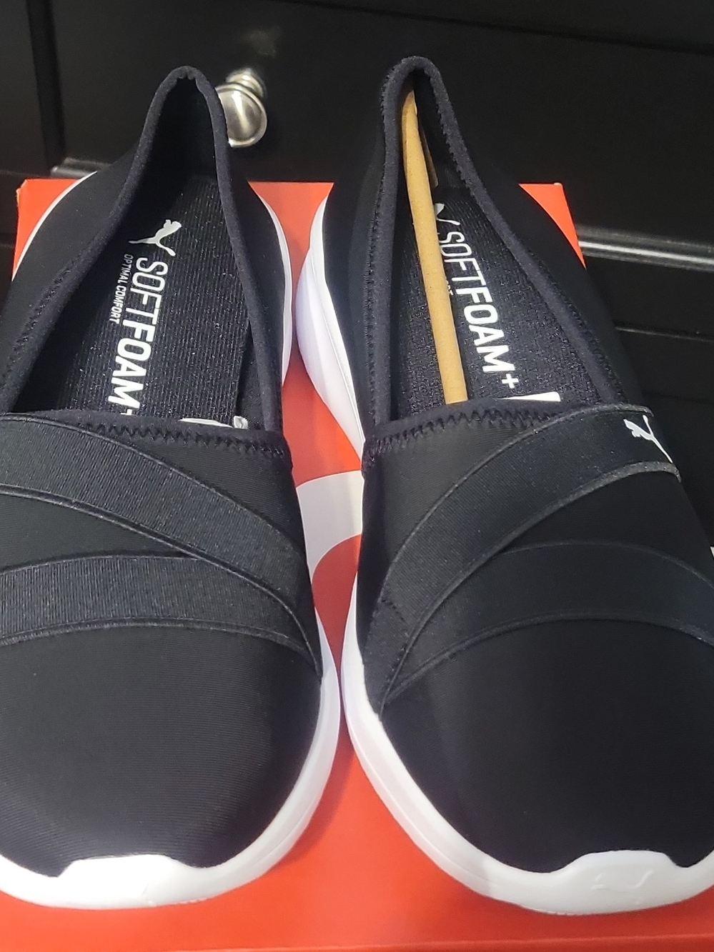 PUMA Women's Black Slip-On SoftFoam+ Comfort Sneakers Sz 11
